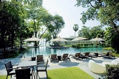 Condominium for rent at Zire Condominium Pattaya showing the communal pool 