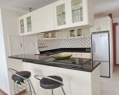 Condominium for rent Jomtien Beach showing the kitchen