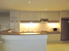 Condominium for Rent Wongamat Pattaya showing the kitchen 