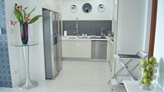 Condominium for rent Wong Amat Sanctuary showing the kitchen 