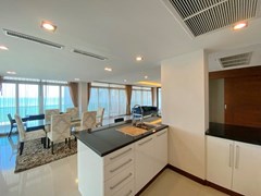 Condominium for sale Jomtien showing the dining area 