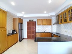 Condominium for sale Jomtien showing the kitchen 