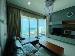 Condominium for sale Jomtien showing the living area and balcony 