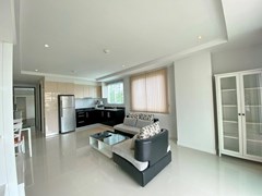 Condominium for sale Jomtien showing the living, dining and kitchen areas