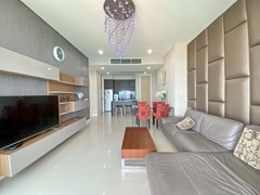 Condominium for sale Jomtien showing the open plan concept  