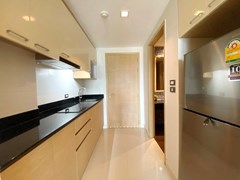 Condominium for sale Na Jomtien showing the kitchen