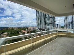 Condominium for sale Na Jomtien showing the second bedroom balcony 