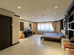 Condominium for sale Pratumnak showing the bedroom