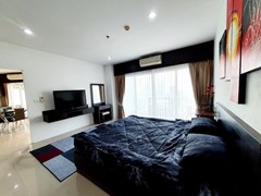 Condominium for sale Wong Amat Pattaya showing the bedroom