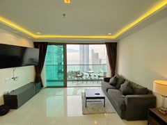 Condominium for sale Wong Amat Pattaya showing the living room 