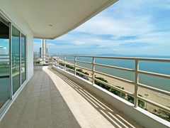 Condominium for sale Jomtien Beach Pattaya showing the balcony view