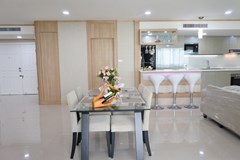 Condominium for sale Ocean Marina Pattaya showing the dining area