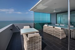 Condominium for sale Pratumnak Pattaya showing the outside dining area and view 