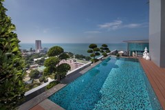 Condominium for sale Pratumnak Pattaya showing the private pool with sea view 