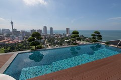 Condominium for sale Pratumnak Pattaya showing the private pool with view 