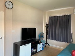House for sale East Pattaya showing the master bedroom furniture 