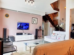 House for Sale East Pattaya showing the  living area