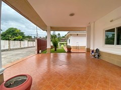 House for rent East Pattaya showing the carport 