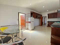 House for rent East Pattaya showing the dining and kitchen areas 