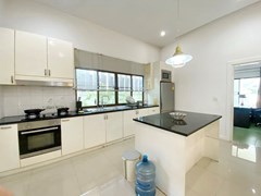 House for rent East Pattaya showing the kitchen  