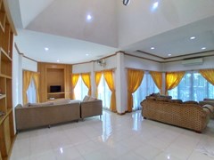 House for rent East Pattaya showing the living areas 