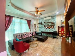 House for rent East Pattaya showing the living room 