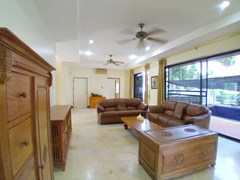 House for rent East Pattaya showing the living room 