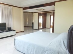 House for rent East Pattaya showing the master bedroom suite 