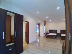 House for rent East Pattaya showing the master bedroom suite 