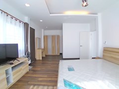 House for rent East Pattaya showing the master bedroom suite 