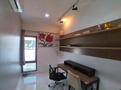 House for rent East Pattaya showing the office