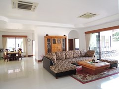House for rent East Pattaya showing the open plan