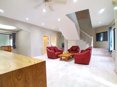 House for rent East Pattaya showing the open plan living area 