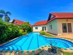 House for rent East Pattaya showing the private pool 