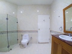 House for rent East Pattaya showing the second bathroom  