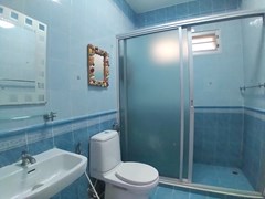 House for rent East Pattaya showing the second bathroom 