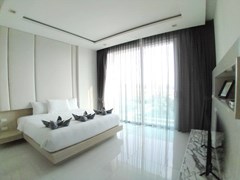 House for rent East Pattaya showing the second bedroom and balcony