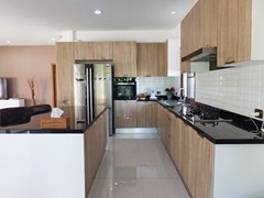 House for rent Huay Yai Pattaya showing the kitchen 