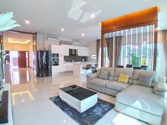 House for rent Huay Yai Pattaya showing the open plan concept 