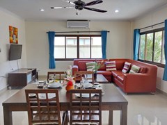 House for rent Jomtien Pattaya showing the living and dining areas 