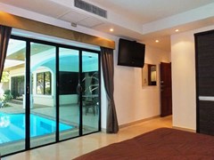 House for rent Jomtien at Jomtien Park Villas showing the second bedroom suite 