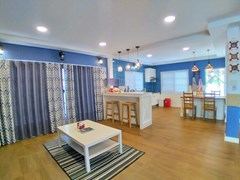 House for rent Jomtien showing the dining area