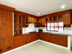 House for rent Jomtien showing the kitchen 