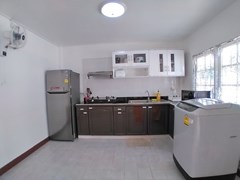 House for rent Jomtien Pattaya showing the kitchen 