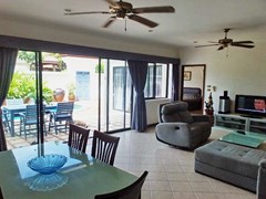 House for rent Jomtien showing the living, dining and terraces 
