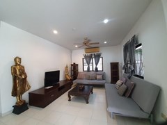 House for rent Jomtien showing the living area 
