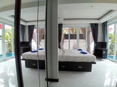 House for rent Jomtien showing the master bedroom with wardrobes 