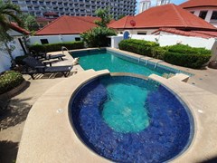 House for rent Jomtien showing the pool and Jacuzzi 