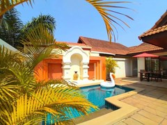 House for rent Jomtien showing the private pool 