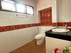 House for rent Jomtien showing the second bathroom